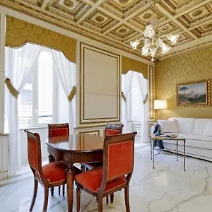 Elegant Nearby Trevi Fountain Apartamento