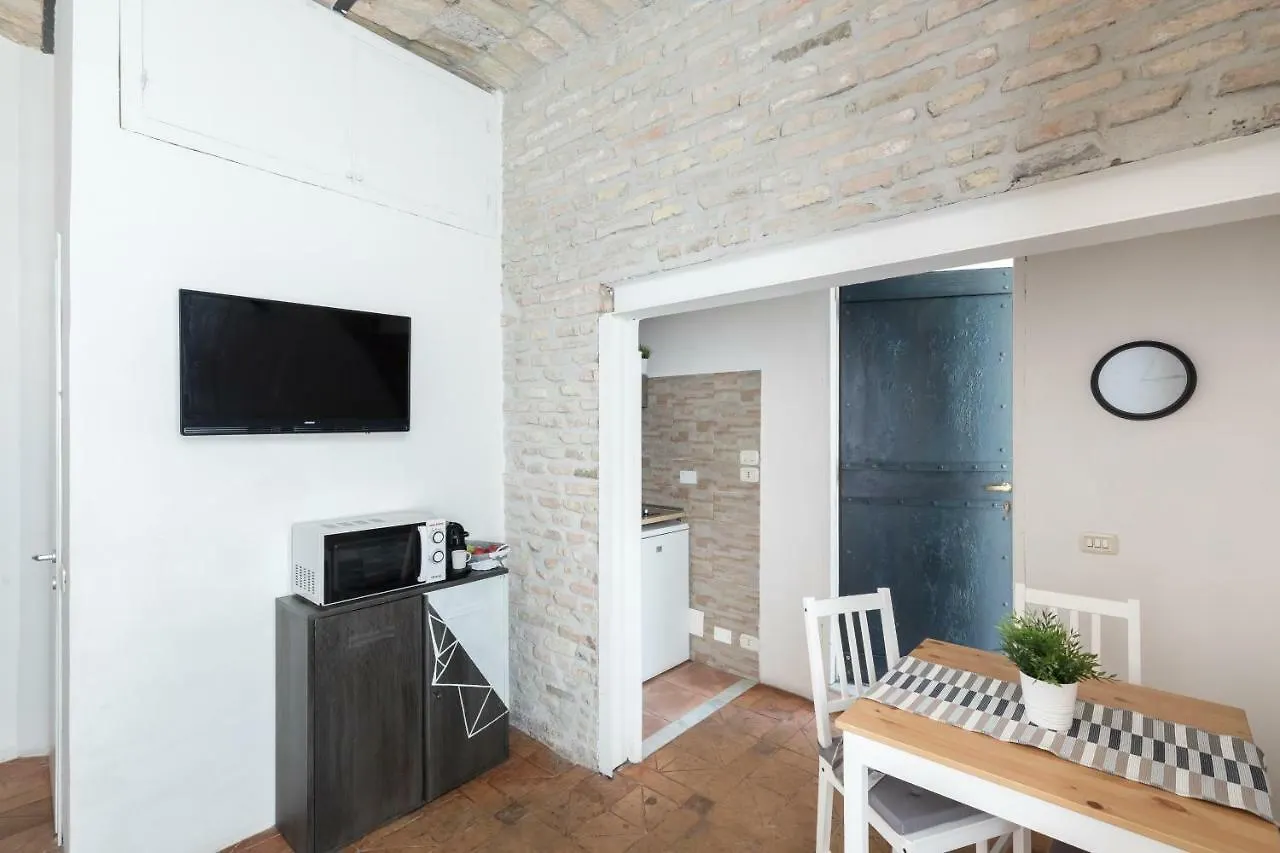 Apartamento La Papessa Del Colosseo Roma