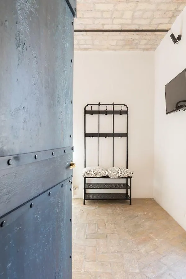 Apartamento La Papessa Del Colosseo Roma 0*,  Italia
