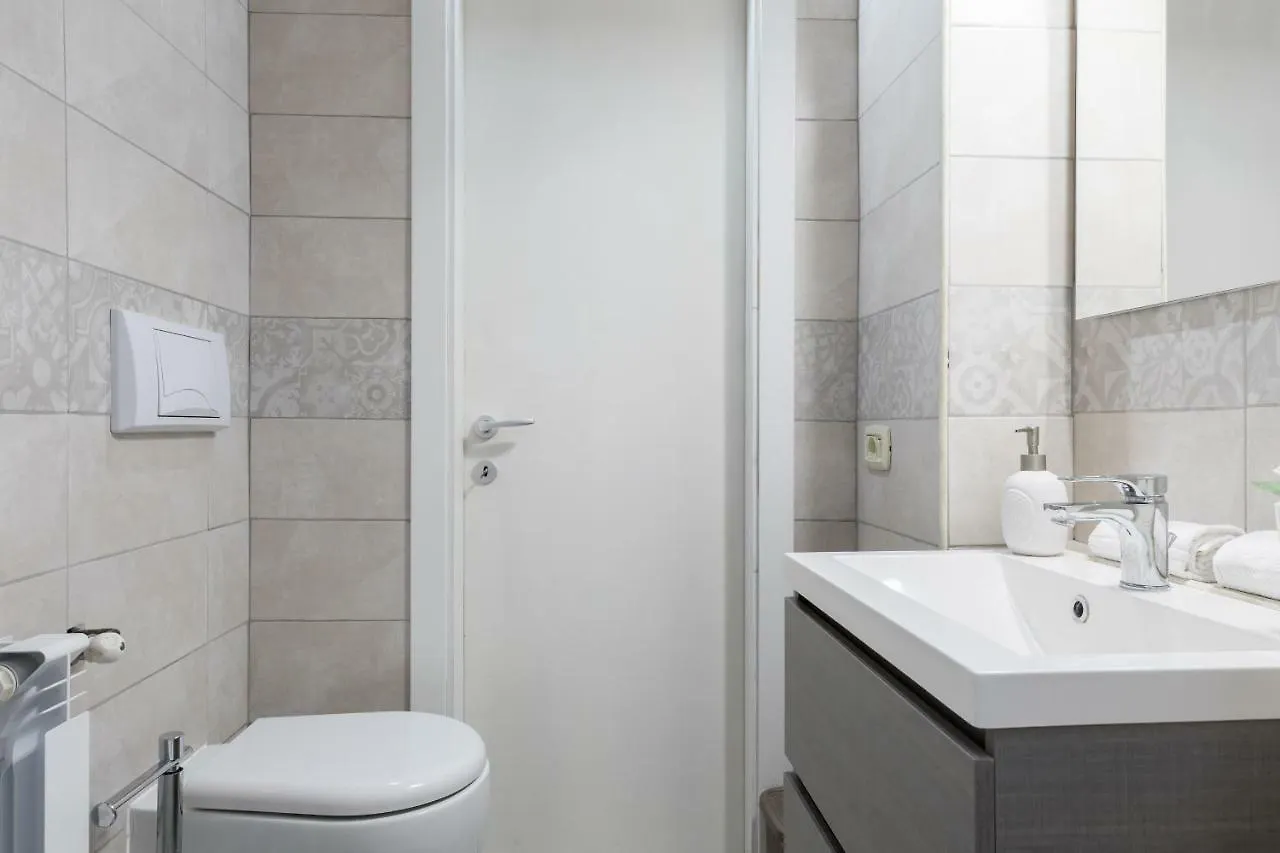 Apartamento La Papessa Del Colosseo Roma 0*,